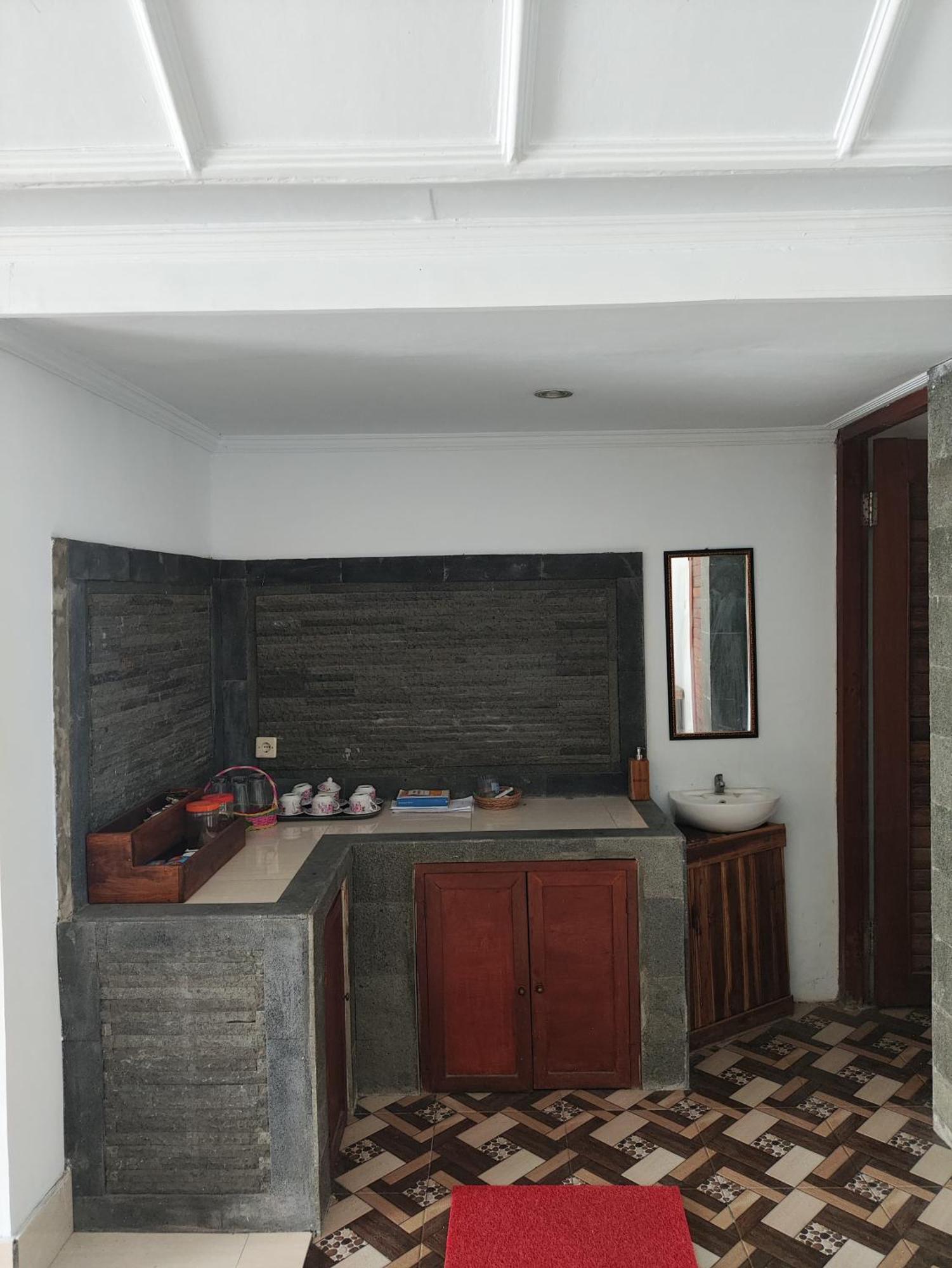 Ega S Hostel Batununggul 外观 照片