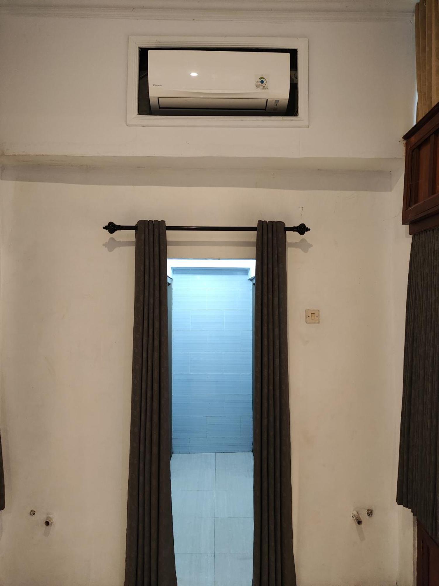 Ega S Hostel Batununggul 外观 照片