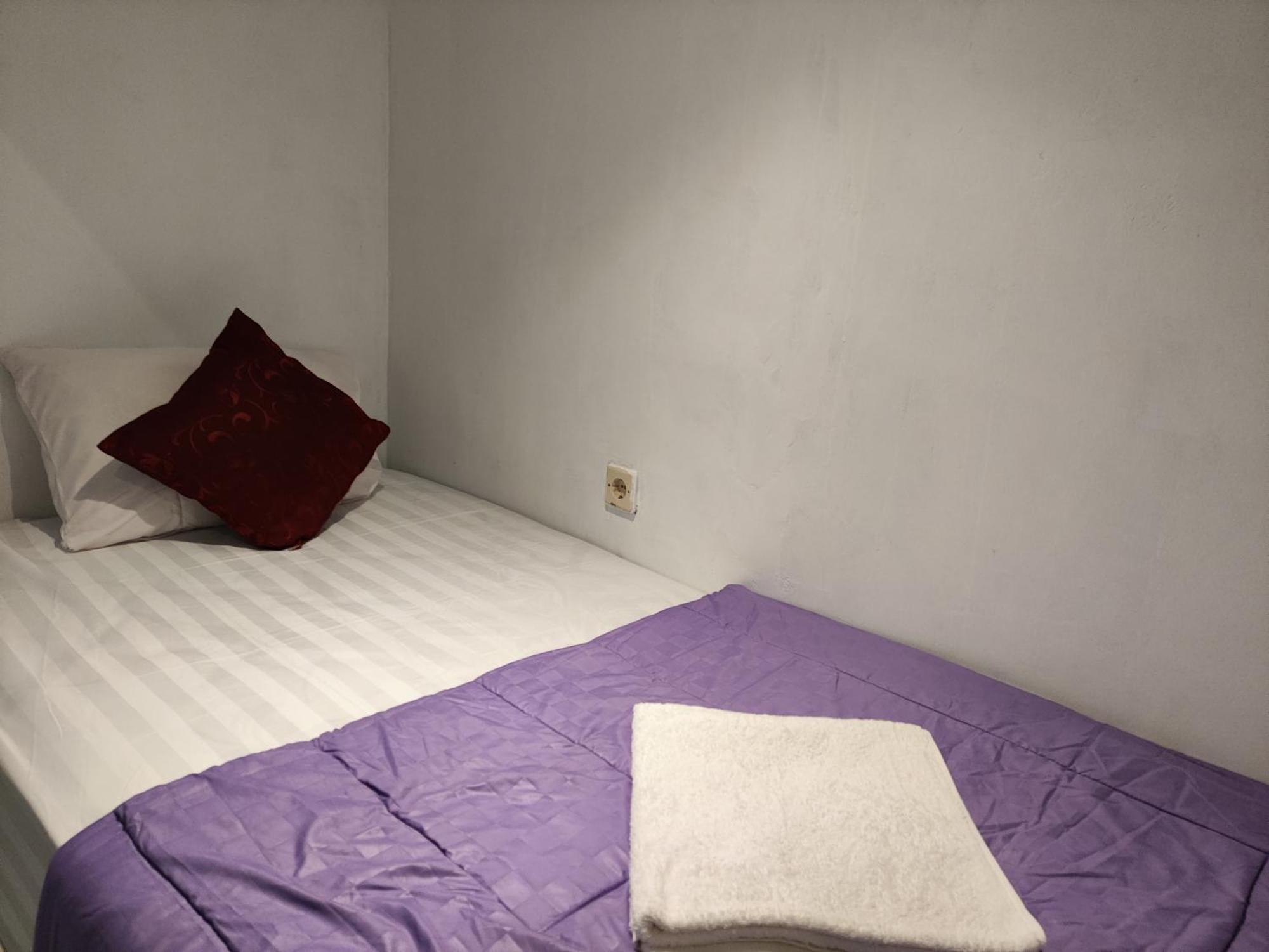 Ega S Hostel Batununggul 外观 照片